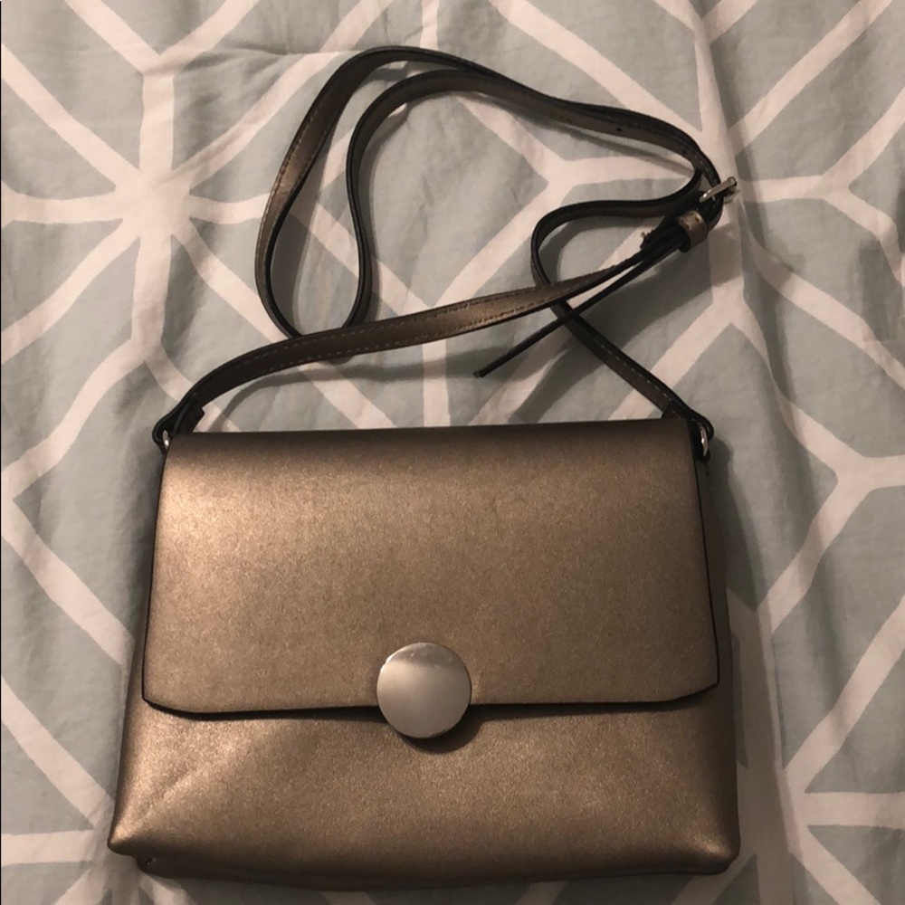 Mango Crossbody